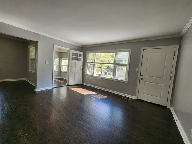 Building Photo - 120 Burbank Dr NW