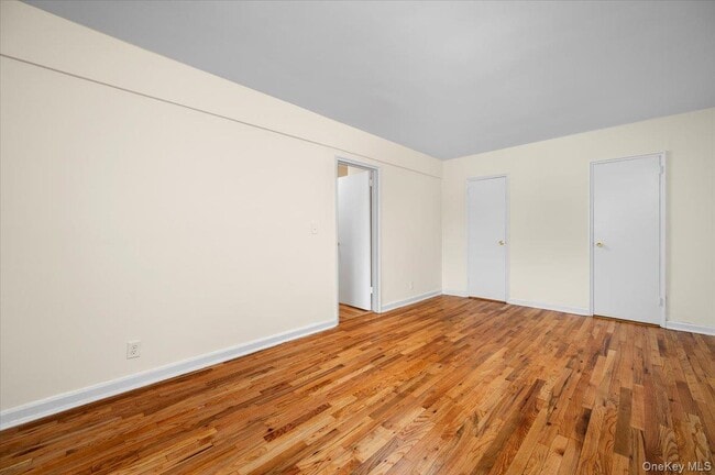 Building Photo - 437 Pelham Rd