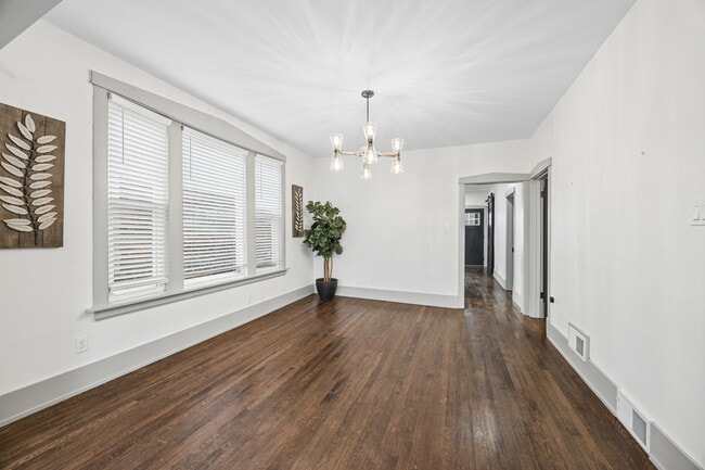 Building Photo - 1910 S Harvey Ave