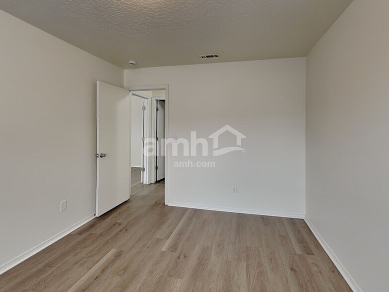 Building Photo - 6619 S Covewood Way