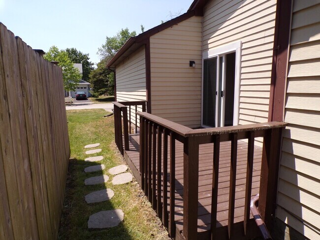 Building Photo - 1823 Shetland Rd