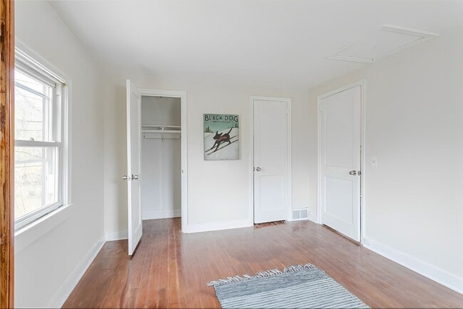 Building Photo - 205 Lattimore Rd