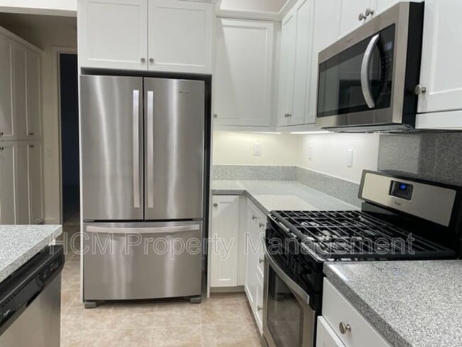 Building Photo - 59 Henson