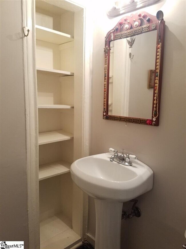 Building Photo - 108 Central Ave