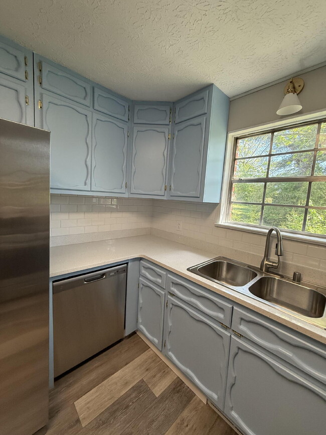 Building Photo - Modern Living Meets Country Charm – Fully ...