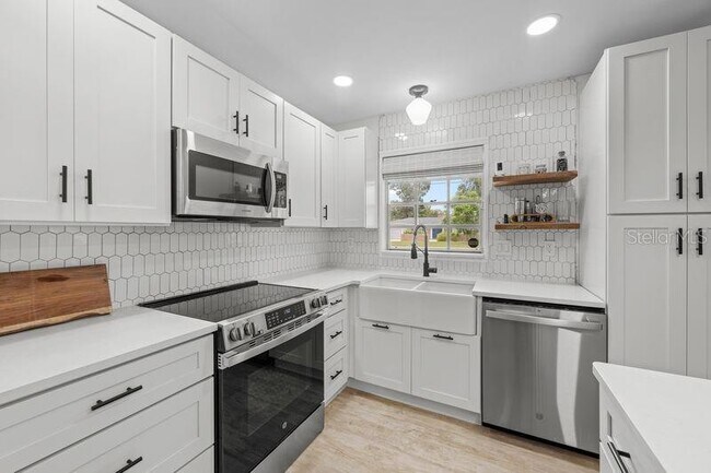 Building Photo - 8405 Stillbrook Ave