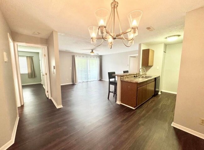 Building Photo - 14 Woodland Hills Dr