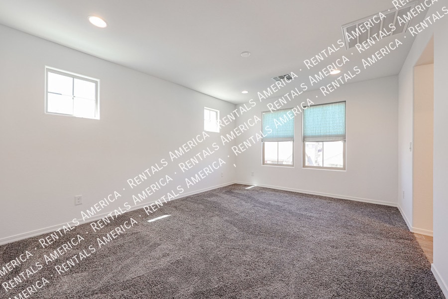 Building Photo - 14243 W Hackamore Dr.