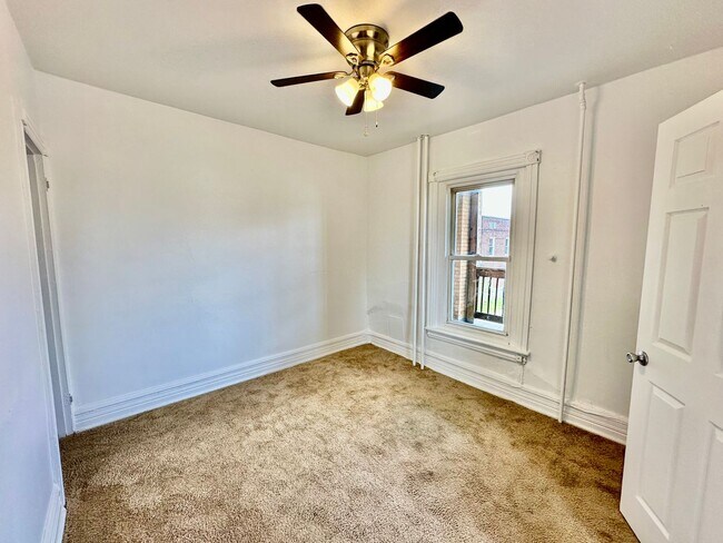 Building Photo - 1014 S 6th St