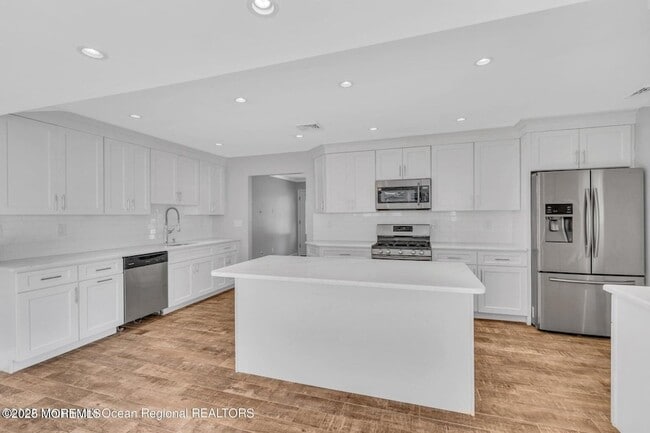 Building Photo - 2253 Llewellyn Pkwy