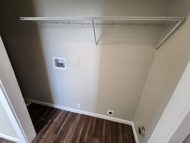 Building Photo - Spacious 3-Bedroom, 2-Bathroom Home AVAILABLE NOW!!