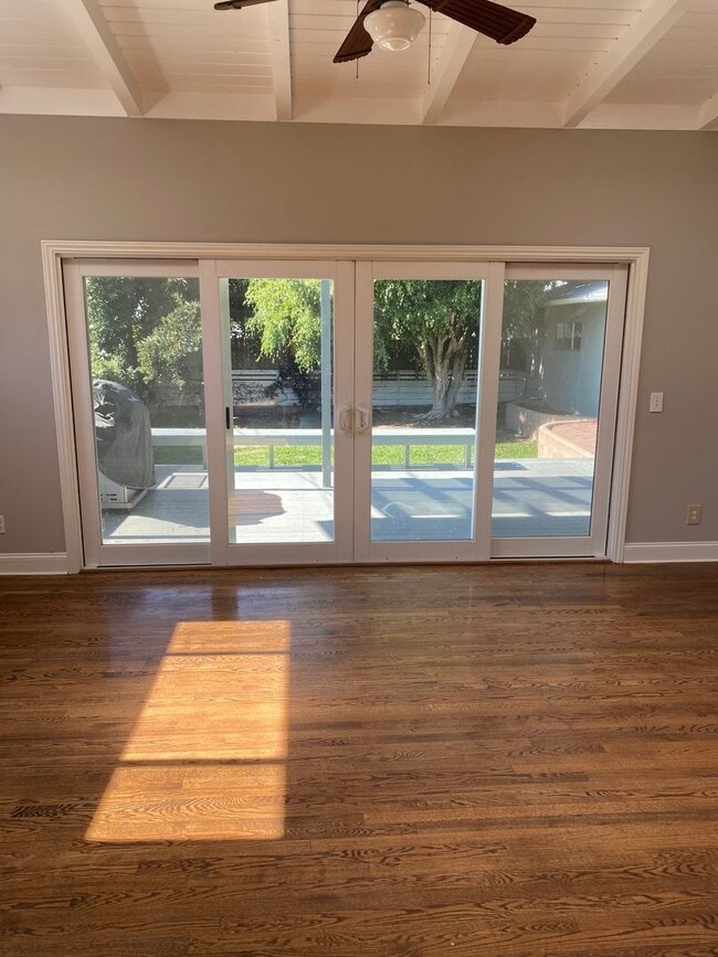 Building Photo - Beautiful Home in the Ventura Foothills