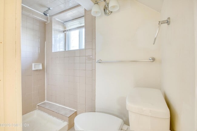 Building Photo - 24 Hollow Wood Ln