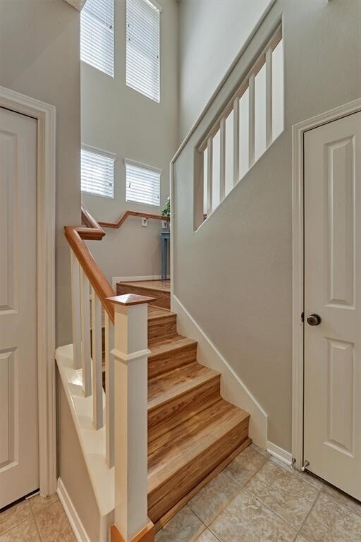 Building Photo - 87 Woodlily Pl