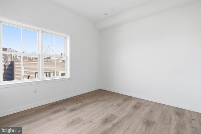 Building Photo - 209 New St