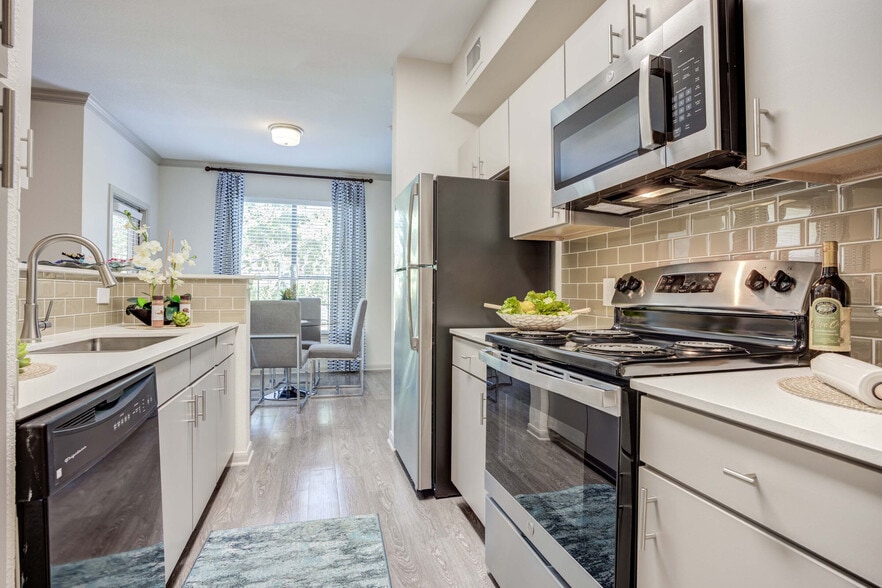 Building Photo - Hilltop at Shavano