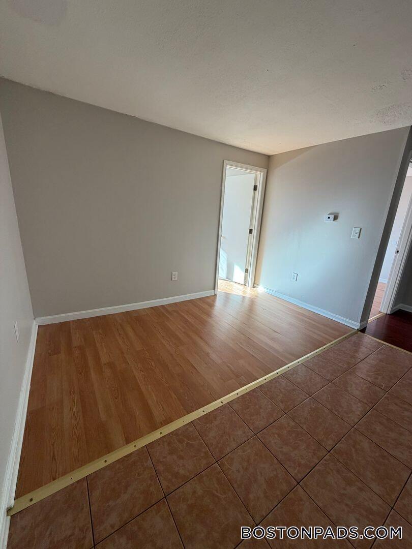 Building Photo - 148 Willard St