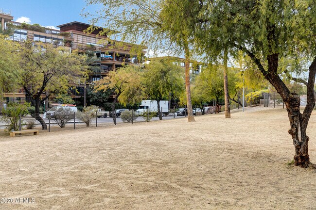 Building Photo - 7161 E Rancho Vista Dr