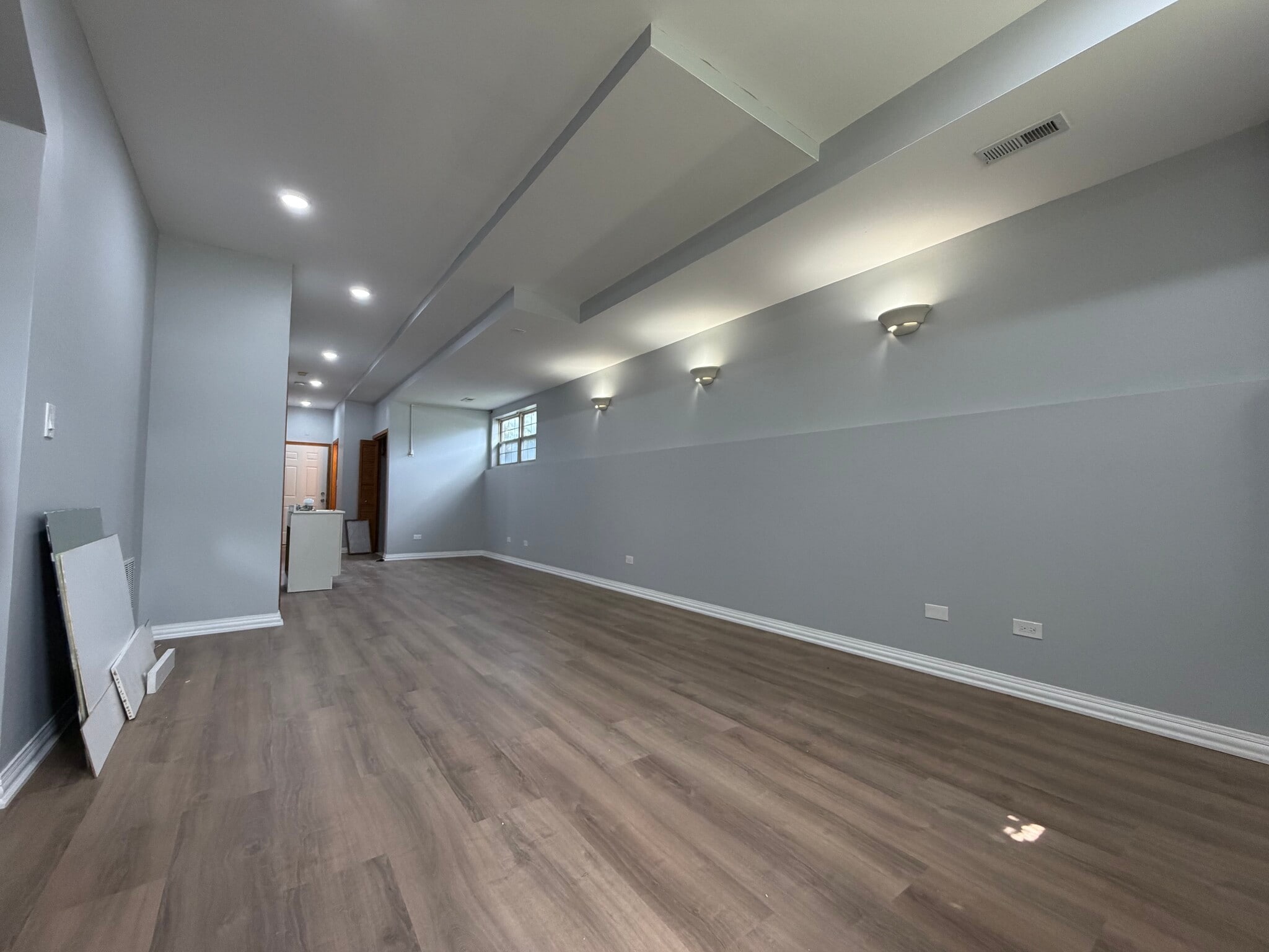2nd living room - 2702 W Warren Blvd