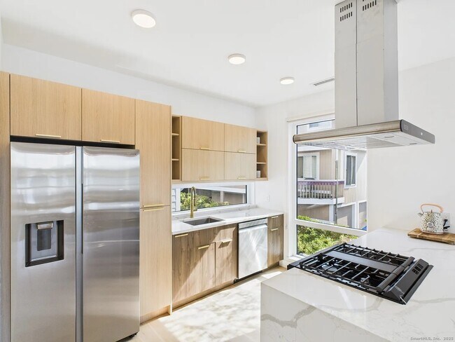 Building Photo - 904 Quinnipiac Ave