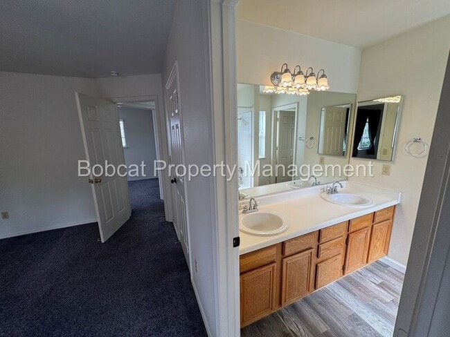 Building Photo - 4123 Sweetwater Dr