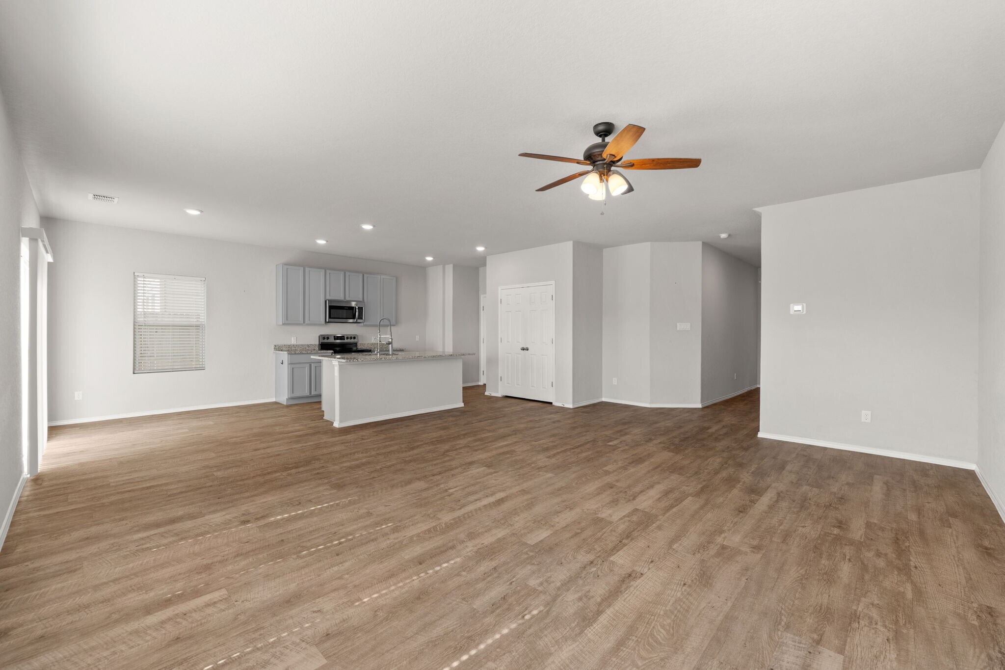 Building Photo - 3452 Redbud Grv