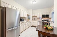 Building Photo - 282 Magnolia Ave