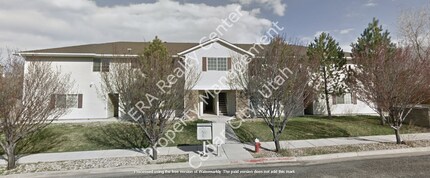 Building Photo - Move-In Discount -- 2 bedroom - 2 bath With Garage!