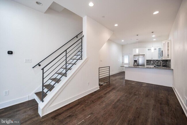 Building Photo - 1441 S Bouvier St