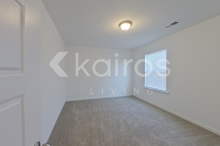 Building Photo - 103 Silver Maple Ln