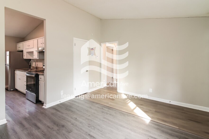 Building Photo - 2879 Doyle Ave