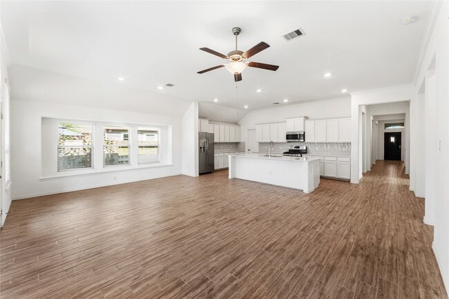 Building Photo - 13018 Hydeland Dr