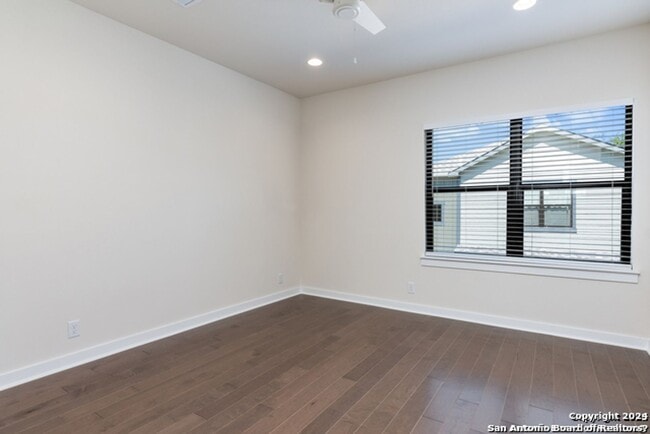 Building Photo - 211 Utah St