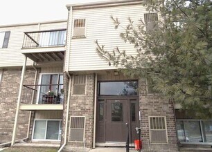 Building Photo - 38255 Fairway Ct