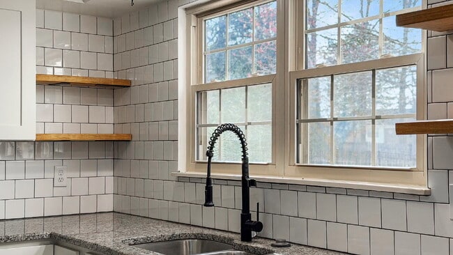 Building Photo - *RESERVED - Contact Us to Submit A Backup App!* Fully Renovated 4BR/2.5BA Gem in Sought-After Ben...