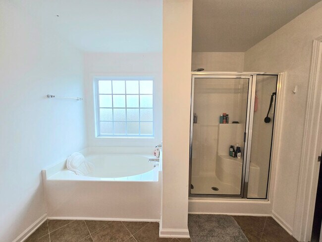 Building Photo - 525 Batty Way