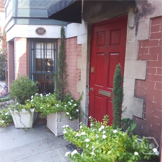 Primary Photo - 335 Whitaker St