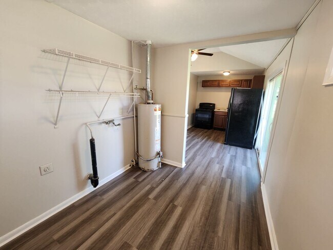 Building Photo - Newly updated 3 bedroom 1.5 bath home for rent in Valley Station!