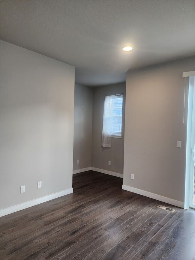 Building Photo - Long Realty & Property Management - Nearly New Home in Aurora **Half Off Rent June 2026**