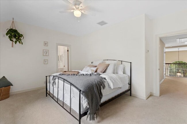 Building Photo - 4 Bedroom 3.5 Bath Heights At Stone Oak Subdivision