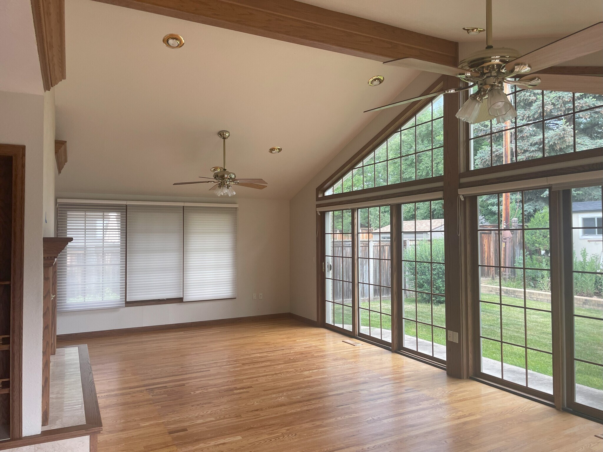 Building Photo - 501 Lois Dr