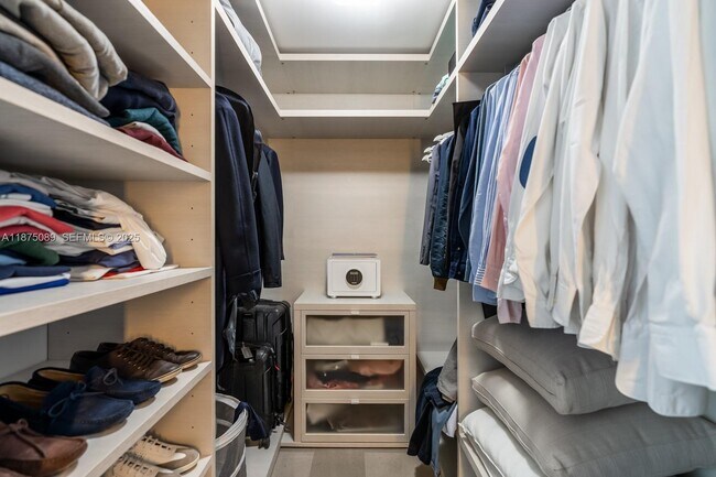 Building Photo - 68 SE 6th St