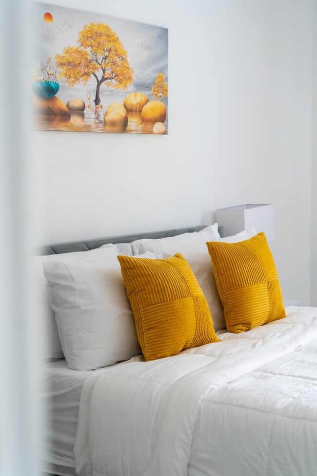 Building Photo - 4016 Eaton Dr