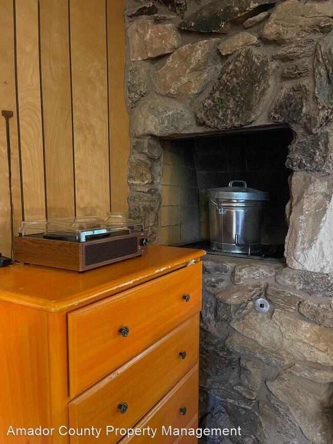 Building Photo - 3 br, 2 bath House - 16770 Doolittle Ln