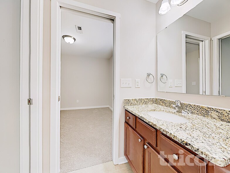 Building Photo - 7030 McLothian Ln