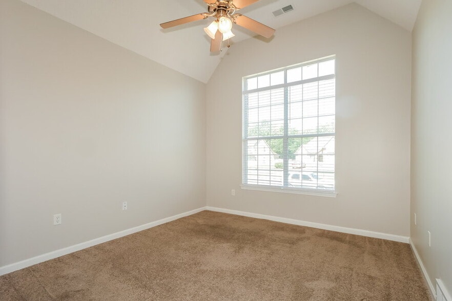 Building Photo - 1384 Carlton Ridge Dr