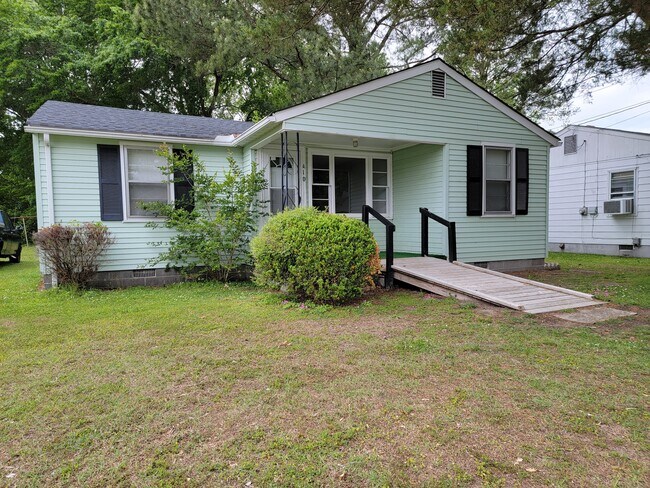 Primary Photo - 410 Madison St
