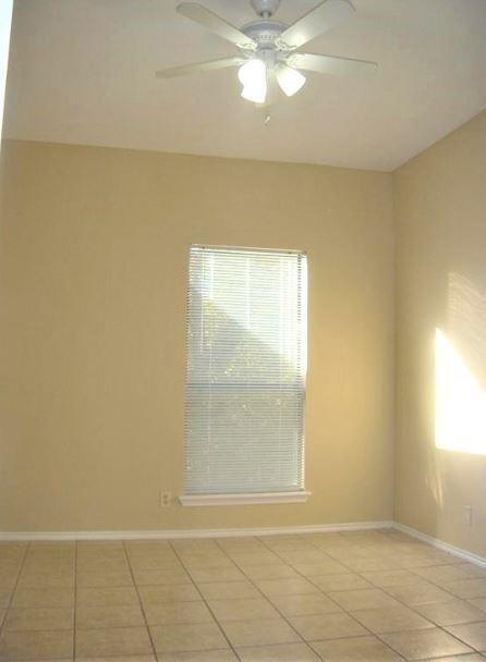 Building Photo - 704 W 21st St