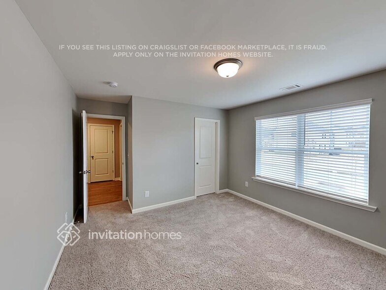 Building Photo - 35 Lantana Crossing