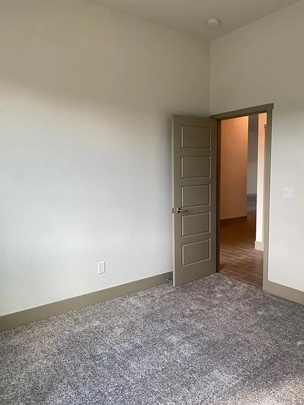 Building Photo - 2467 Valverde Dr